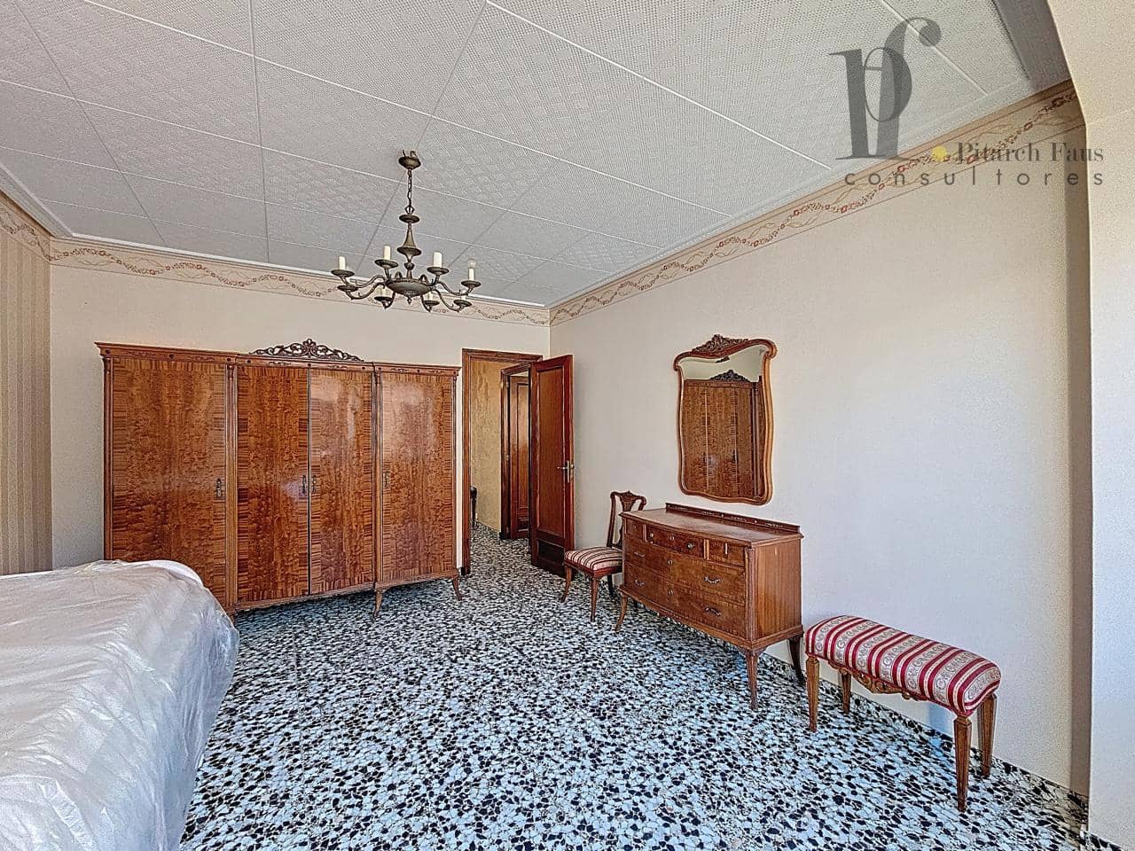 7 bedroom Villa for sale in Benaguasil with garage - € 360,000 (Ref: 9400284)