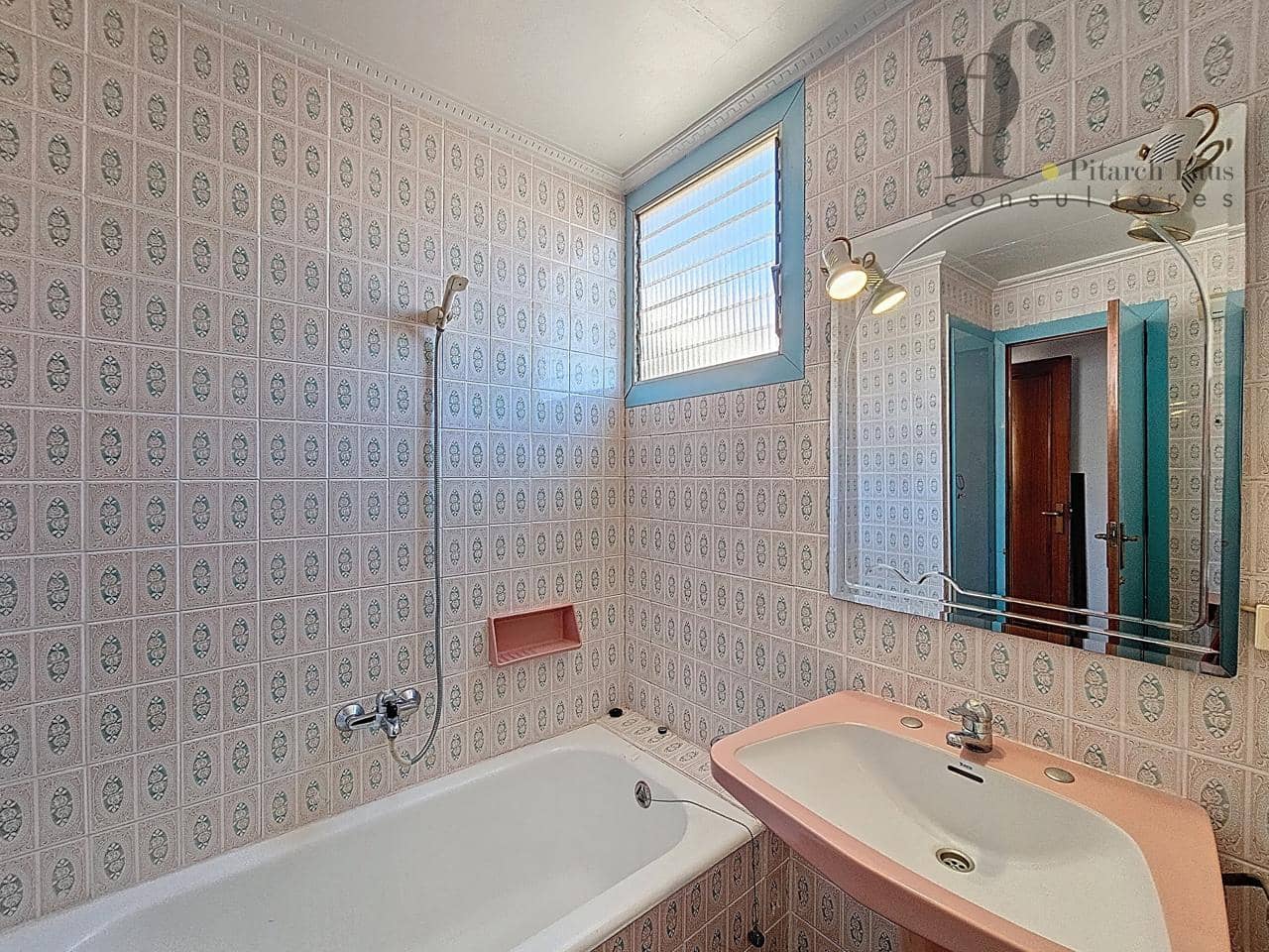 7 bedroom Villa for sale in Benaguasil with garage - € 360,000 (Ref: 9400284)