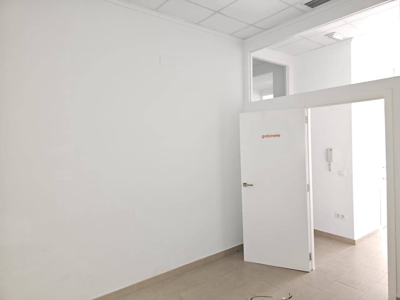 3 camera da letto Azienda da affittare in Benisano - 500 € (Rif: 9409837)