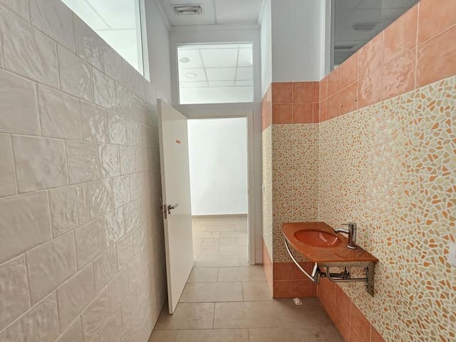 3 bedroom Business for rent in Benisanó - € 500 (Ref: 9409837)