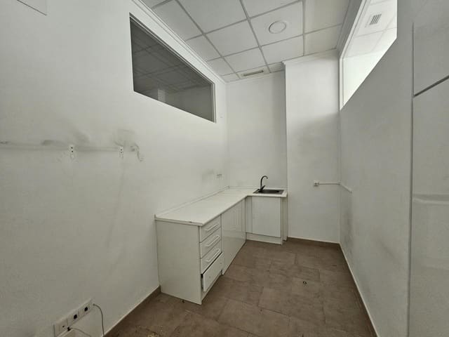 3 bedroom Business for rent in Benisanó - € 500 (Ref: 9409837)