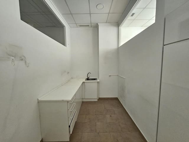 3 bedroom Business for rent in Benisanó - € 500 (Ref: 9409837)