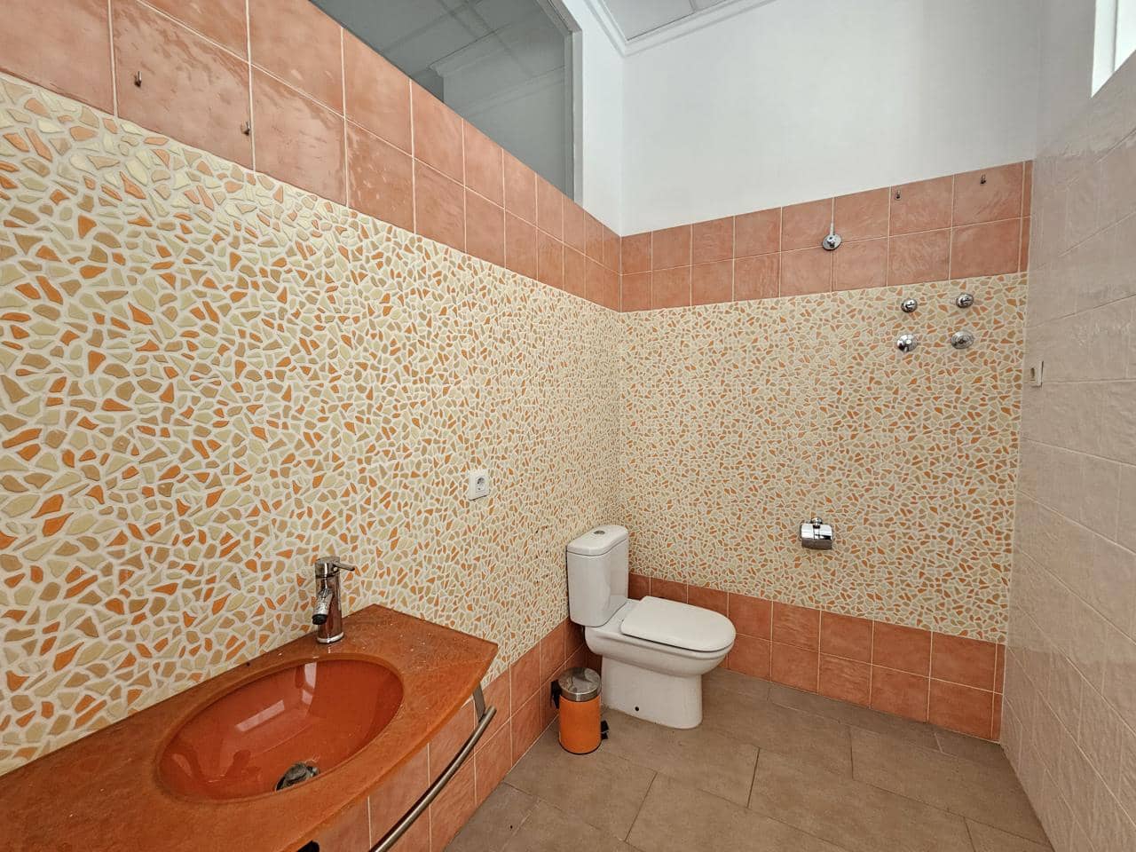 3 camera da letto Azienda da affittare in Benisano - 500 € (Rif: 9409837)