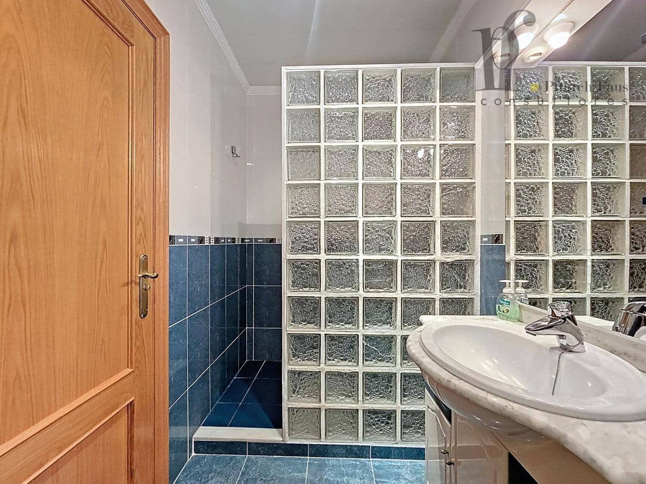 5 soveværelse Villa til salg i Benisano med garage - € 400.000 (Ref: 9558977)