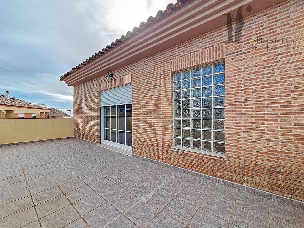 5 soveværelse Villa til salg i Benisano med garage - € 400.000 (Ref: 9558977)