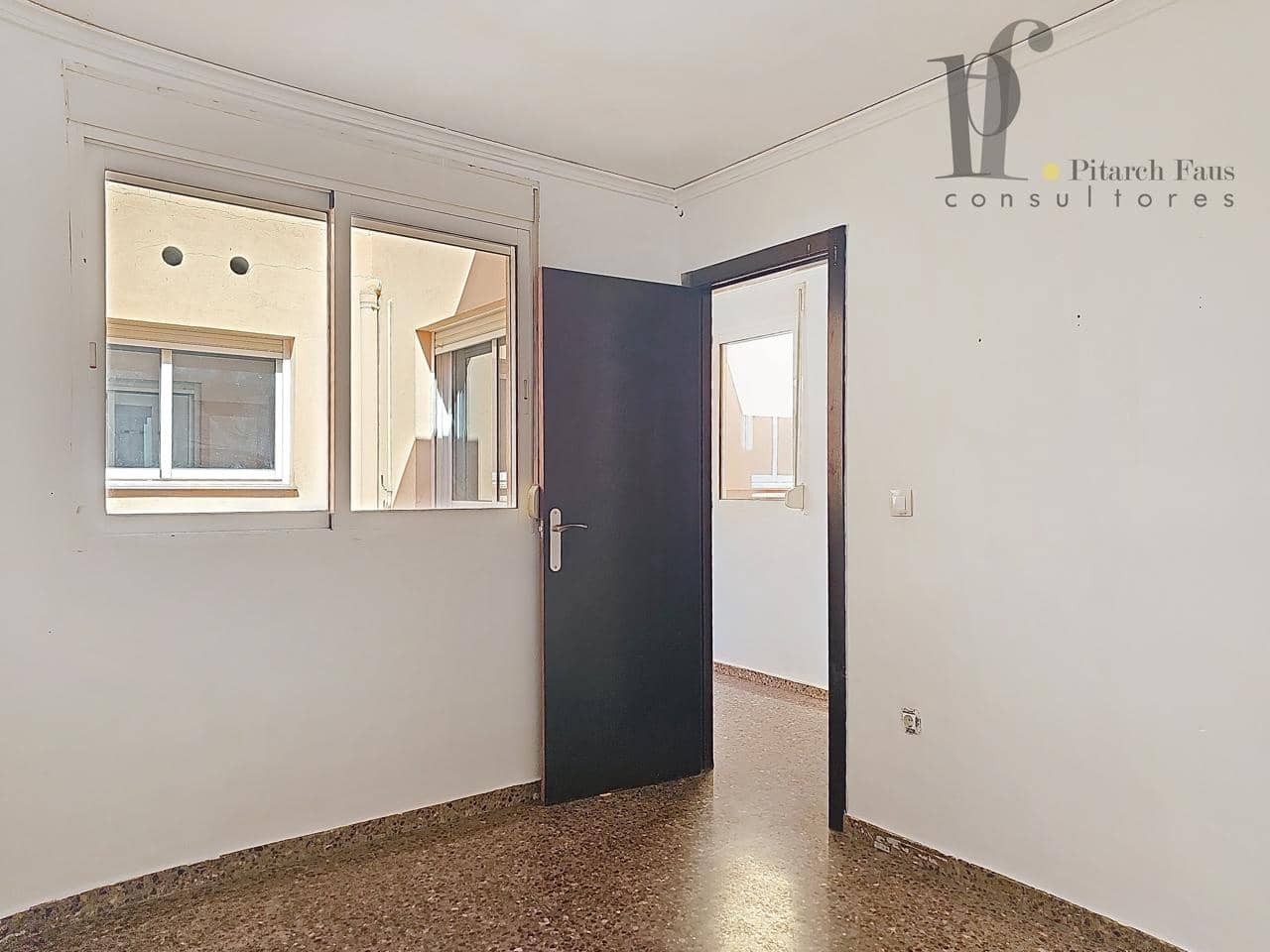 3 quarto Apartamento para venda em La Pobla de Vallbona - 185 000 € (Ref: 9715671)