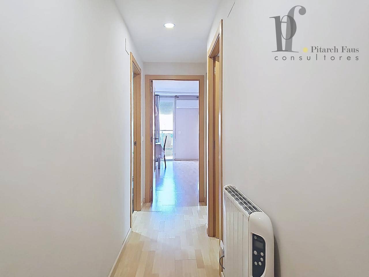 3 bedroom Flat for sale in La Pobla de Vallbona with garage - € 237,000 (Ref: 9800740)