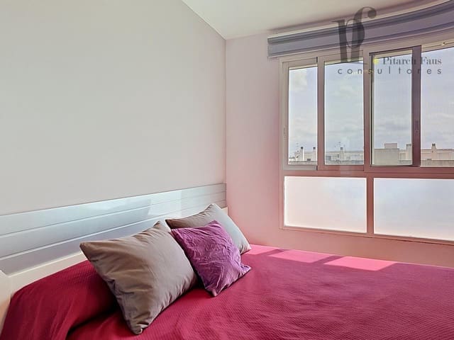 3 bedroom Flat for sale in La Pobla de Vallbona with garage - € 237,000 (Ref: 9800740)