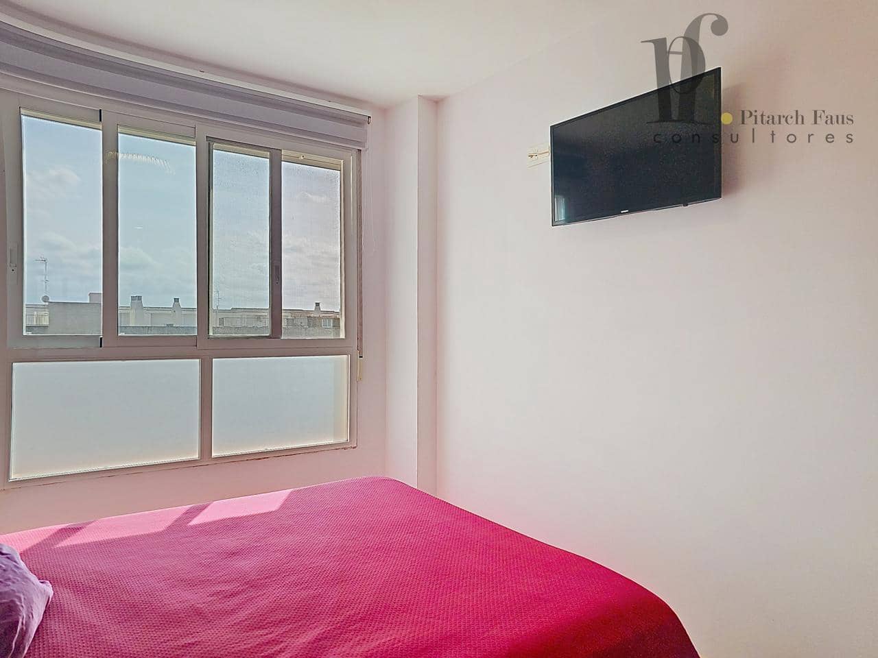 3 bedroom Flat for sale in La Pobla de Vallbona with garage - € 237,000 (Ref: 9800740)