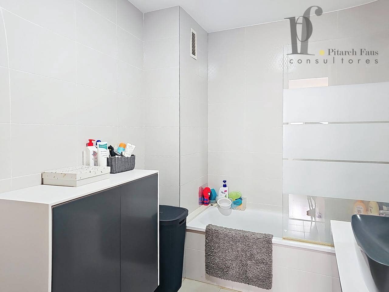 3 bedroom Flat for sale in La Pobla de Vallbona with garage - € 237,000 (Ref: 9800740)