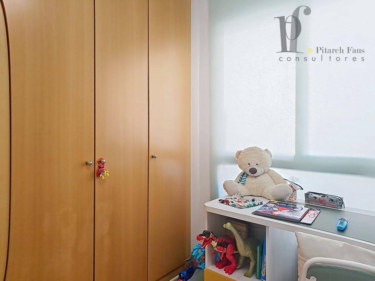 3 bedroom Flat for sale in La Pobla de Vallbona with garage - € 237,000 (Ref: 9800740)