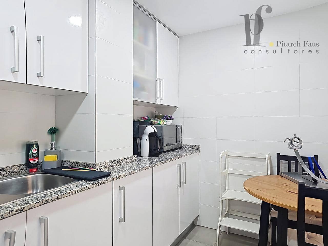 3 bedroom Flat for sale in La Pobla de Vallbona with garage - € 237,000 (Ref: 9800740)