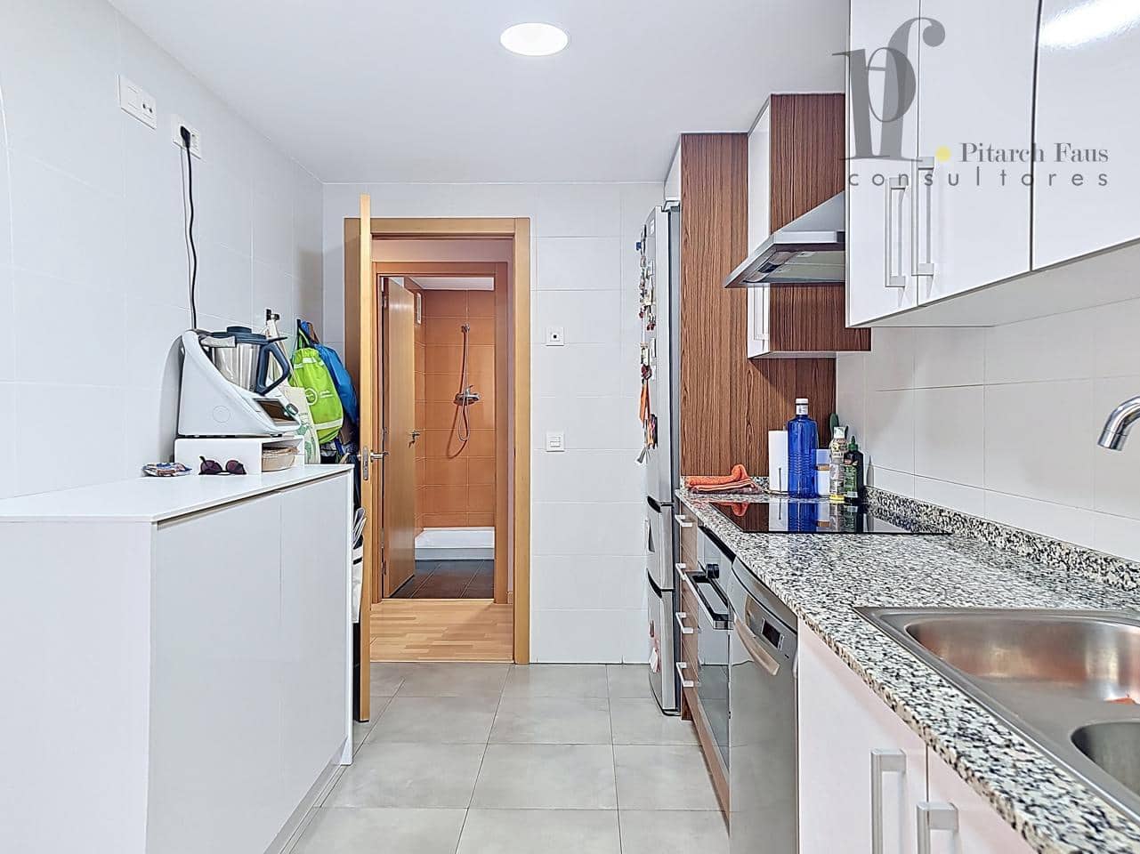 3 bedroom Flat for sale in La Pobla de Vallbona with garage - € 237,000 (Ref: 9800740)