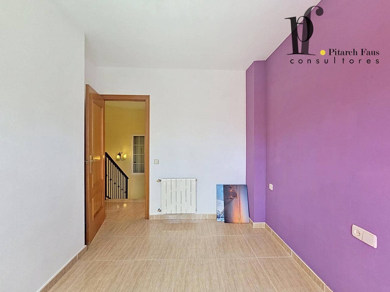 4 Zimmer Villa zu verkaufen in La Pobla de Vallbona mit Pool Garage - 465.000 € (Ref: 9827402)