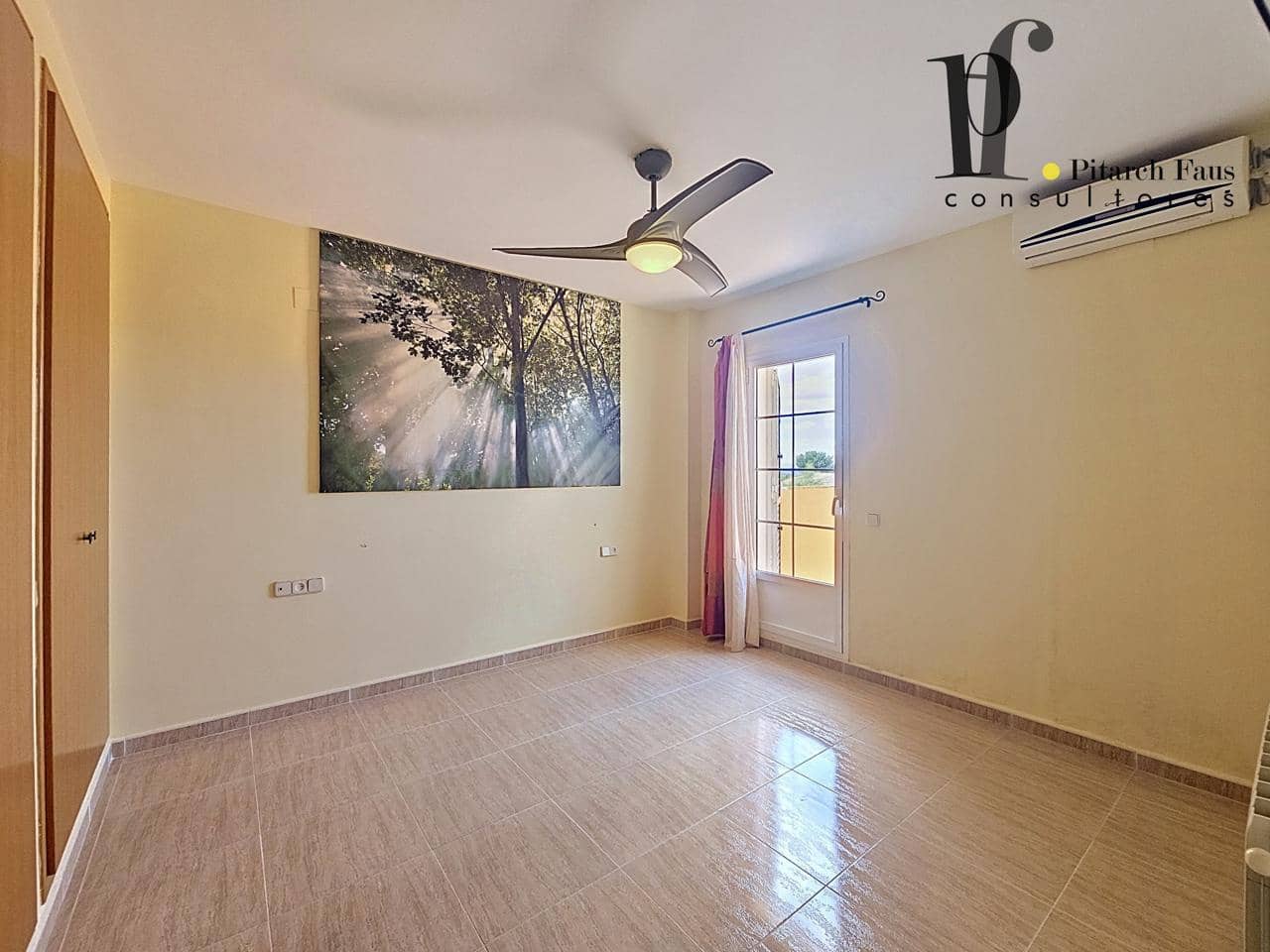 4 Zimmer Villa zu verkaufen in La Pobla de Vallbona mit Pool Garage - 465.000 € (Ref: 9827402)