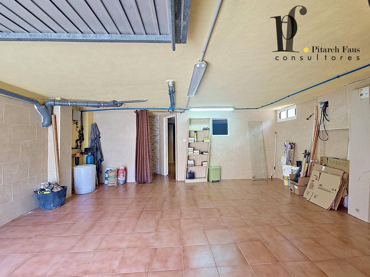 4 Zimmer Villa zu verkaufen in La Pobla de Vallbona mit Pool Garage - 465.000 € (Ref: 9827402)