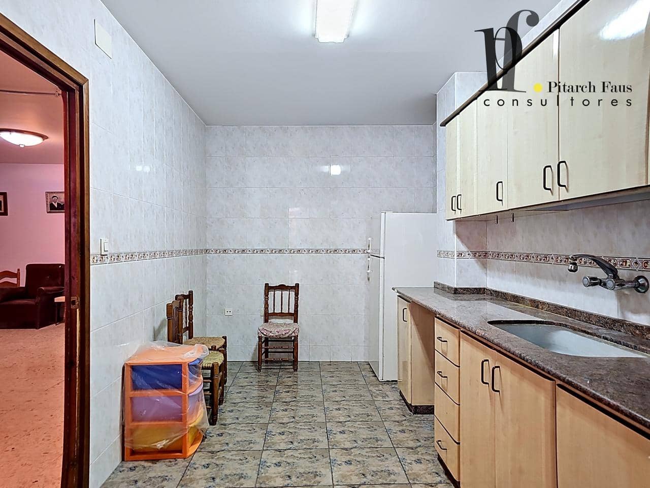 6 soverom Villa til salgs i La Pobla de Vallbona med garasje - € 280 000 (Ref: 9830127)