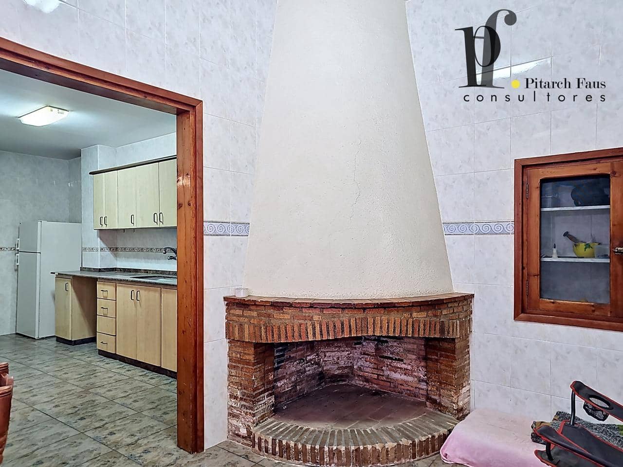 6 soverom Villa til salgs i La Pobla de Vallbona med garasje - € 280 000 (Ref: 9830127)