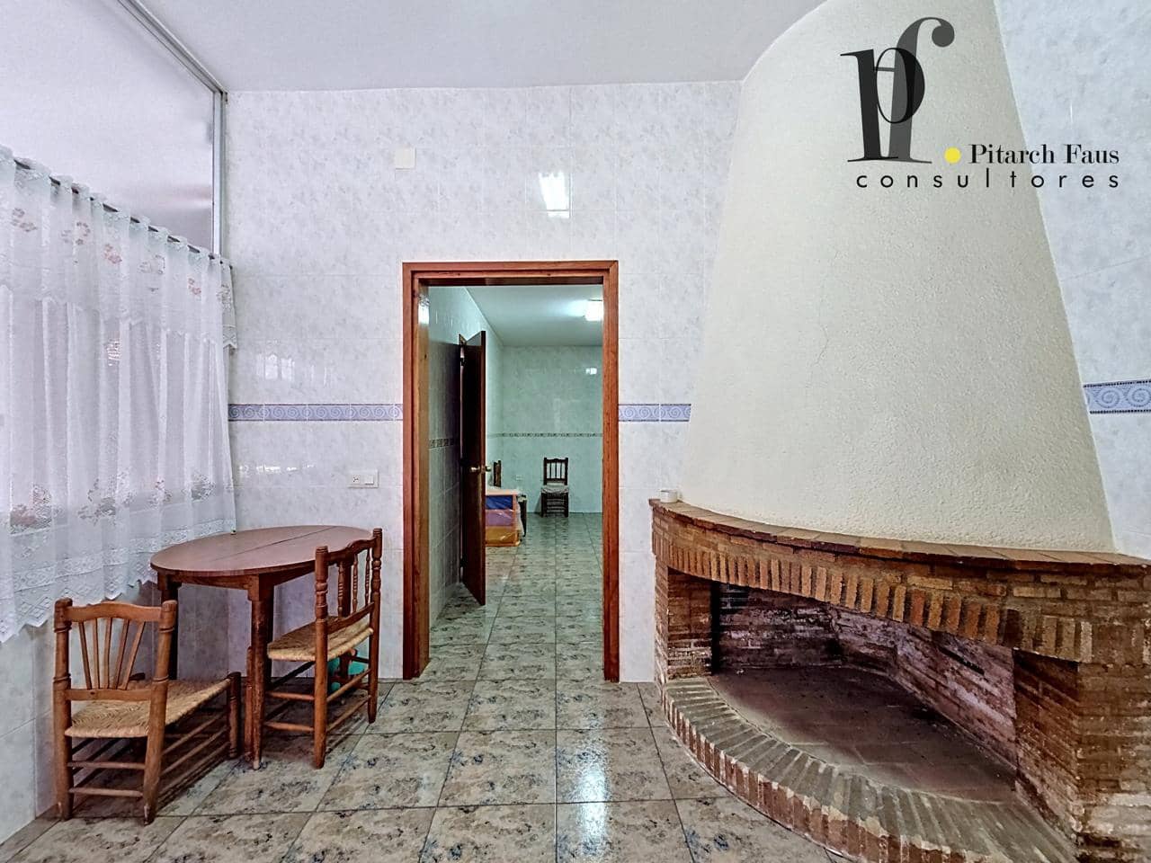 6 soverom Villa til salgs i La Pobla de Vallbona med garasje - € 280 000 (Ref: 9830127)