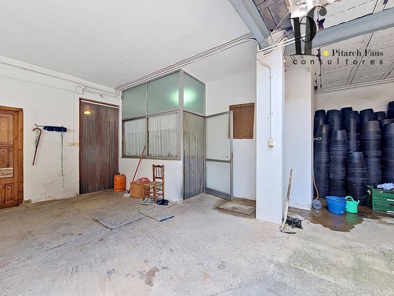 6 soverom Villa til salgs i La Pobla de Vallbona med garasje - € 280 000 (Ref: 9830127)
