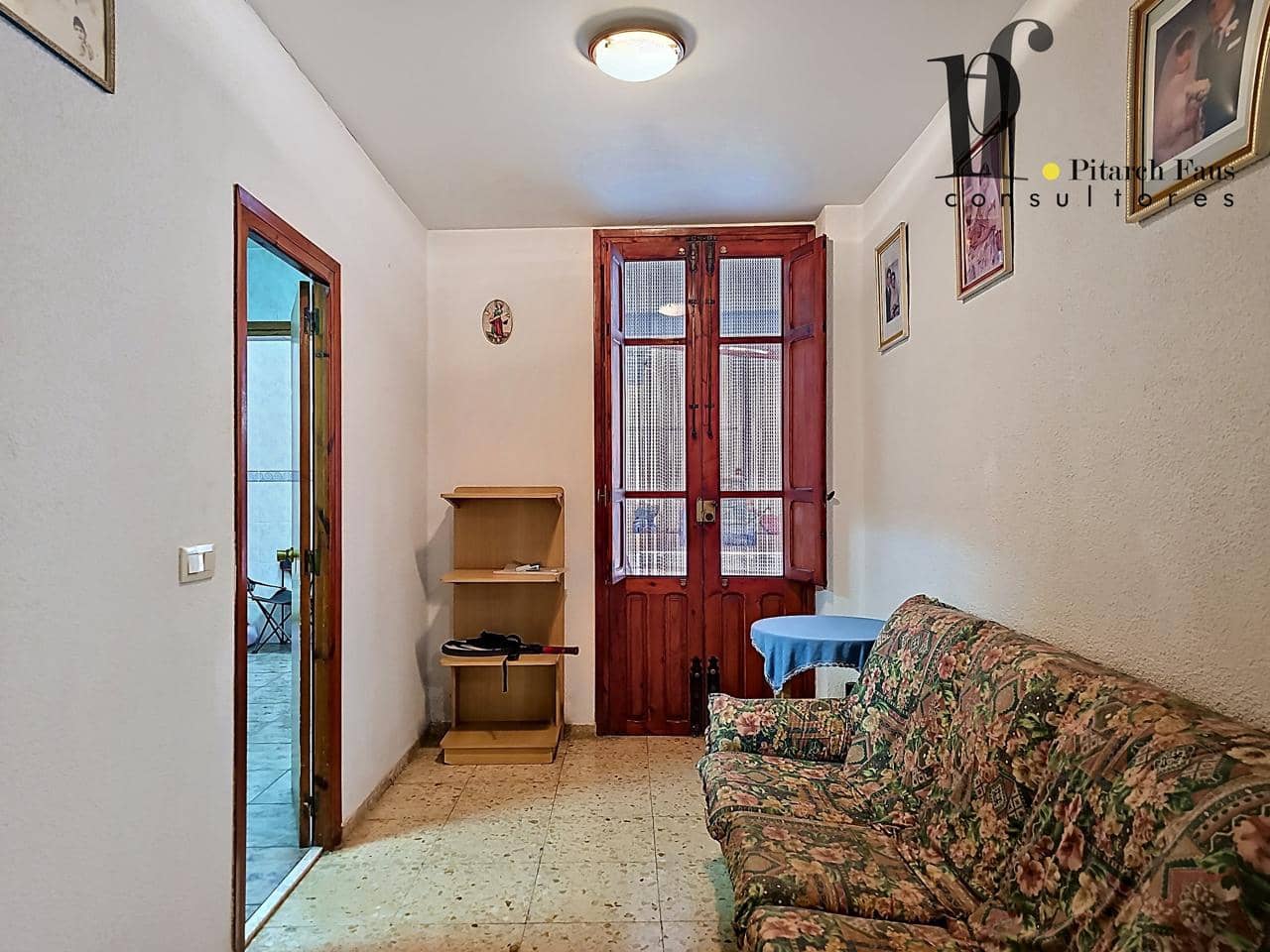 6 soverom Villa til salgs i La Pobla de Vallbona med garasje - € 280 000 (Ref: 9830127)