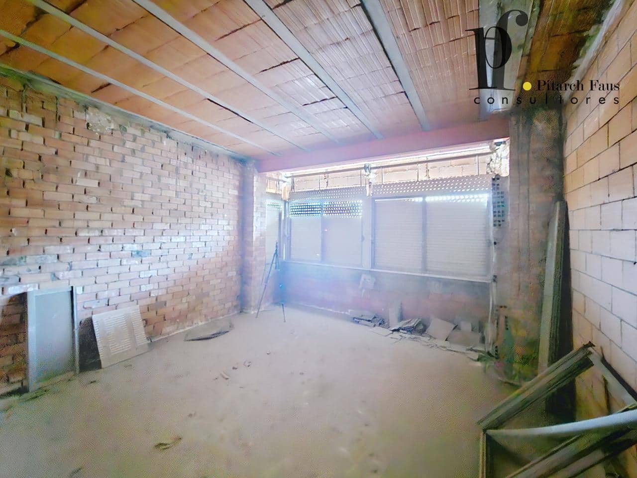 6 soverom Villa til salgs i La Pobla de Vallbona med garasje - € 280 000 (Ref: 9830127)
