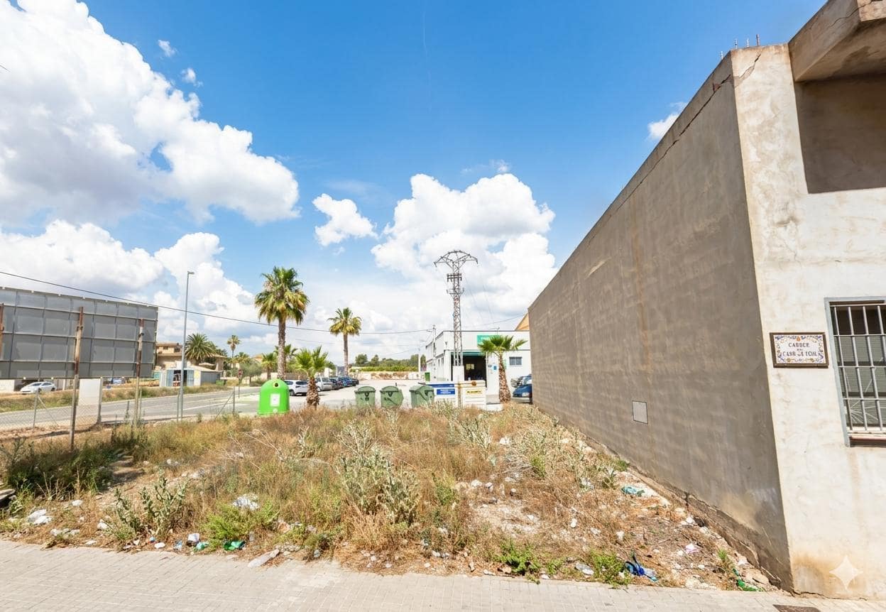 Undeveloped Land for sale in Vilamarxant / Villamarchante - € 95,000 (Ref: 9847862)