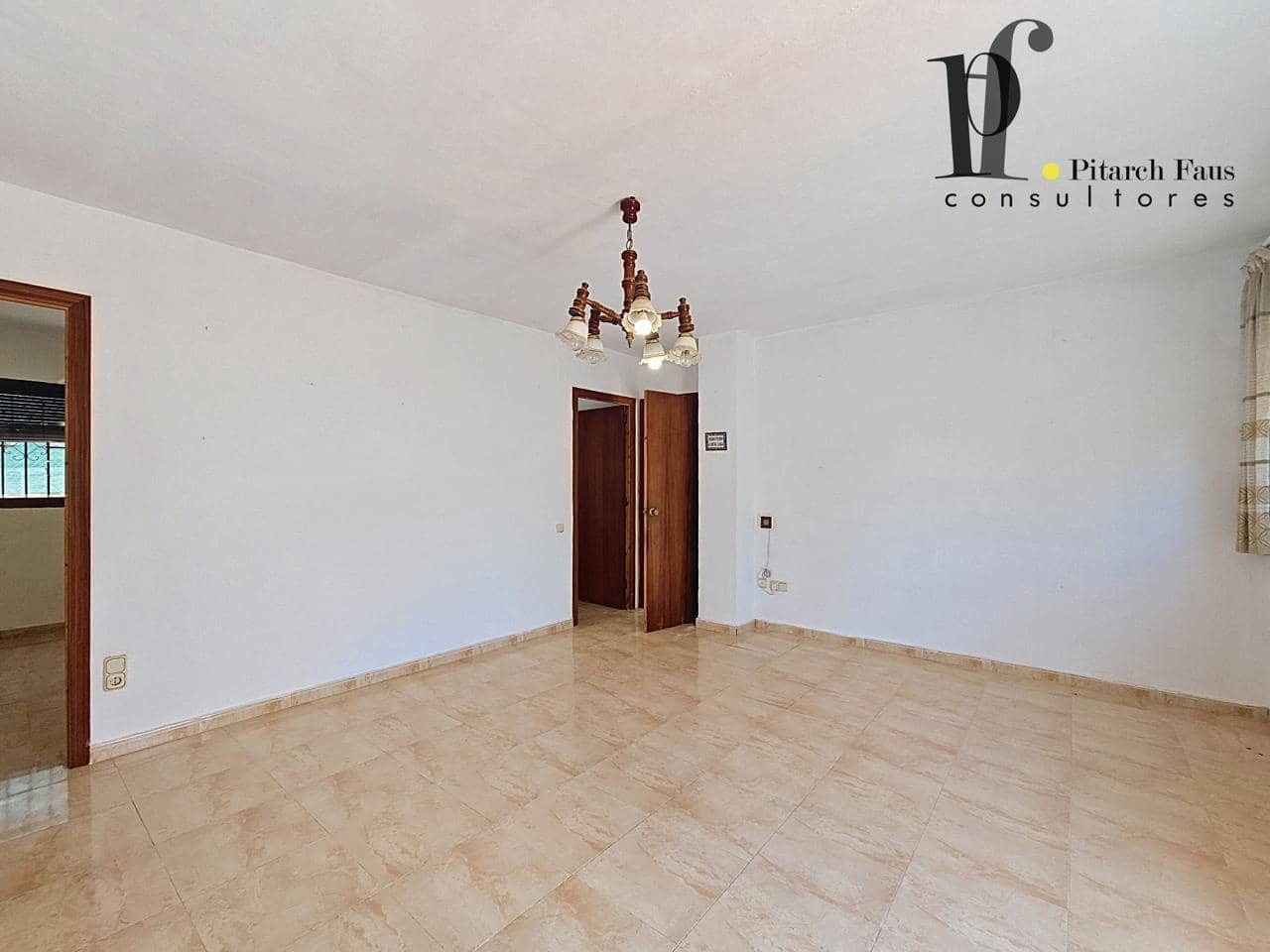 3 makuuhuone Huvila myytävänä paikassa La Pobla de Vallbona - 245 000 € (Ref: 9895439)