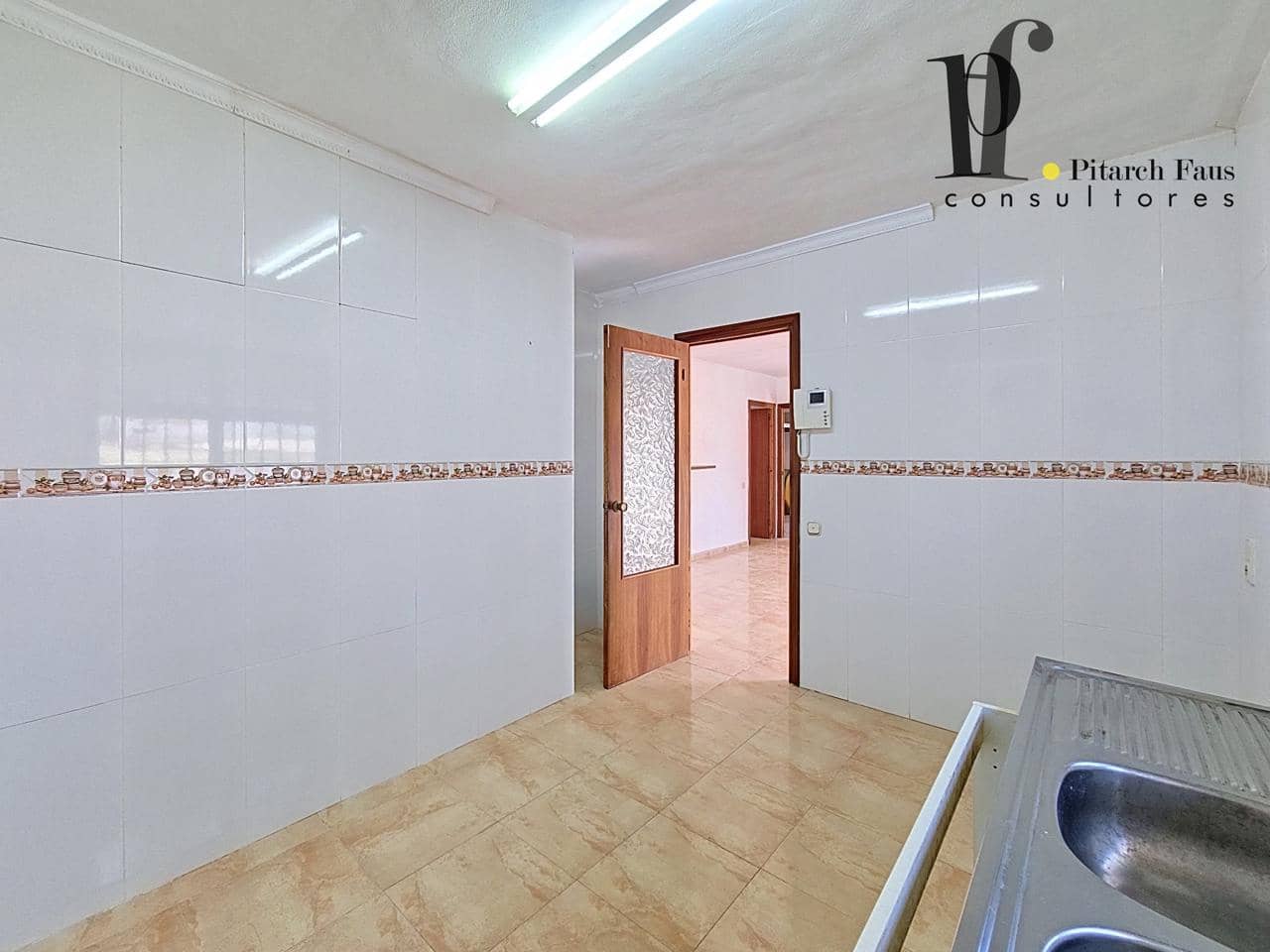 3 makuuhuone Huvila myytävänä paikassa La Pobla de Vallbona - 245 000 € (Ref: 9895439)