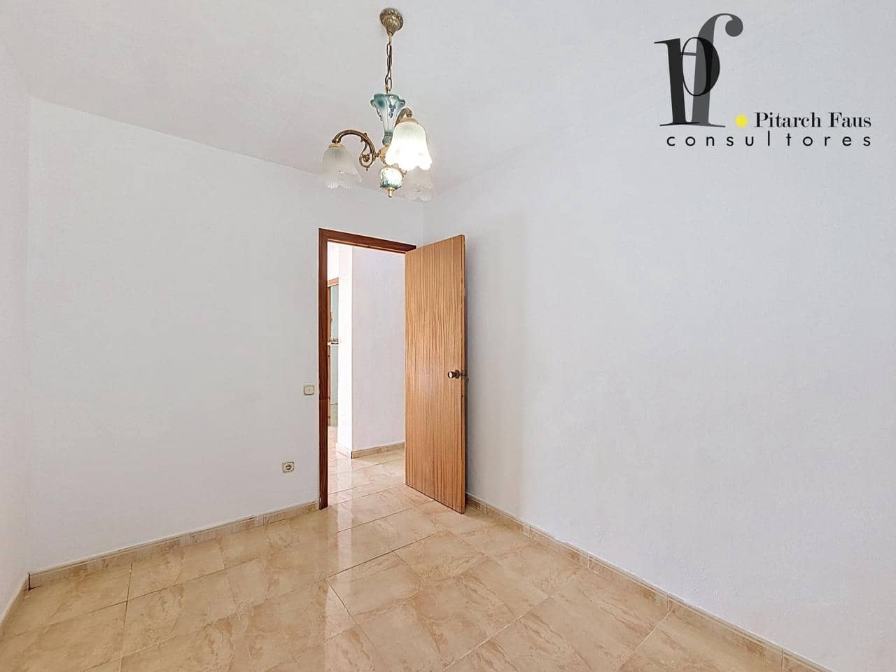3 makuuhuone Huvila myytävänä paikassa La Pobla de Vallbona - 245 000 € (Ref: 9895439)