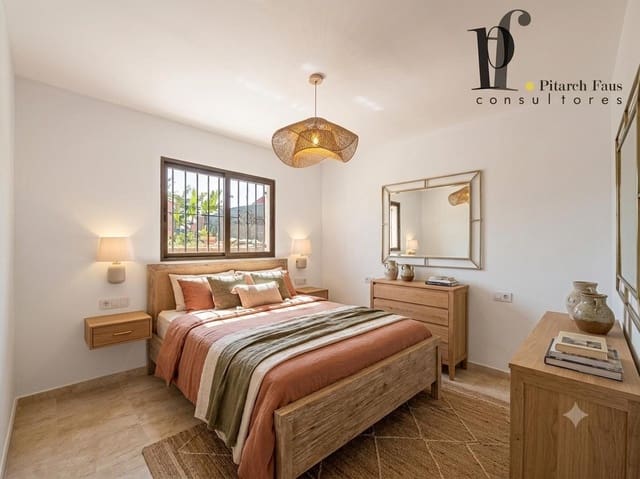 3 bedroom Villa for sale in La Pobla de Vallbona - € 230,000 (Ref: 9895439)