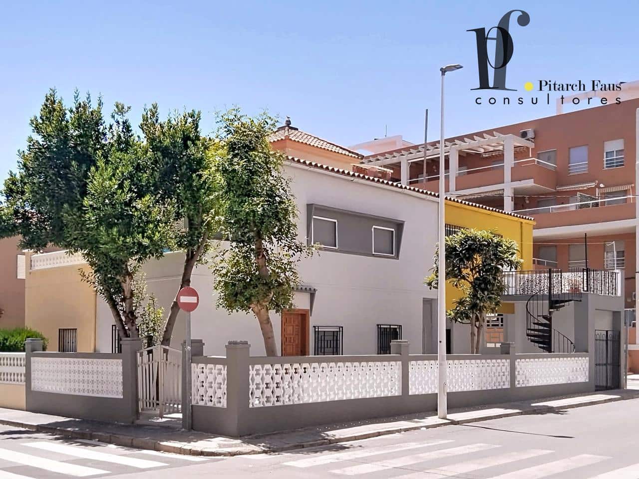 4 bedroom Villa for sale in Moncofa with garage - € 239,000 (Ref: 9921184)