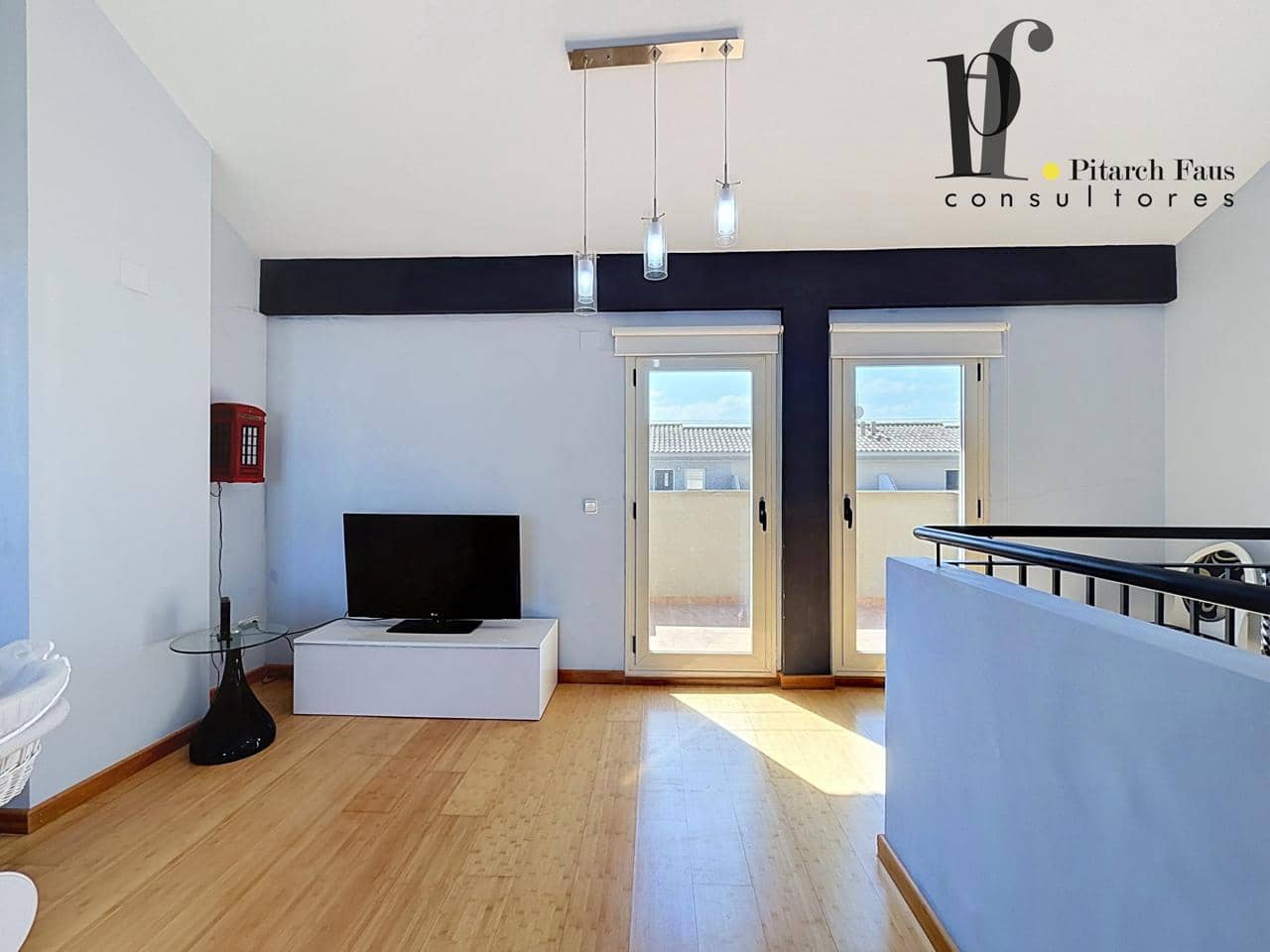 4 chambre Villa/Maison à vendre à La Pobla de Vallbona avec piscine - 424 000 € (Ref: 9928361)