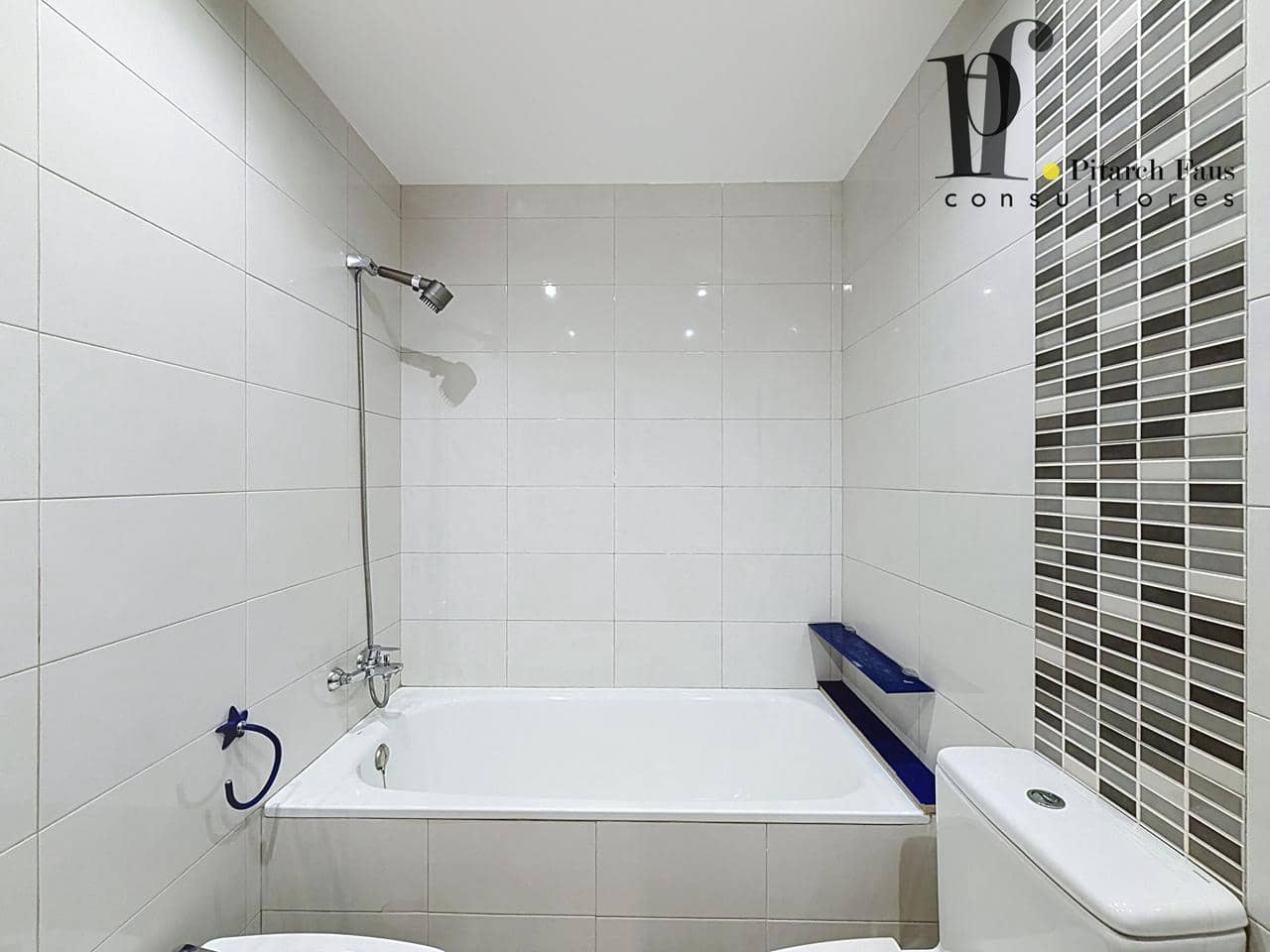 4 chambre Villa/Maison à vendre à La Pobla de Vallbona avec piscine - 424 000 € (Ref: 9928361)