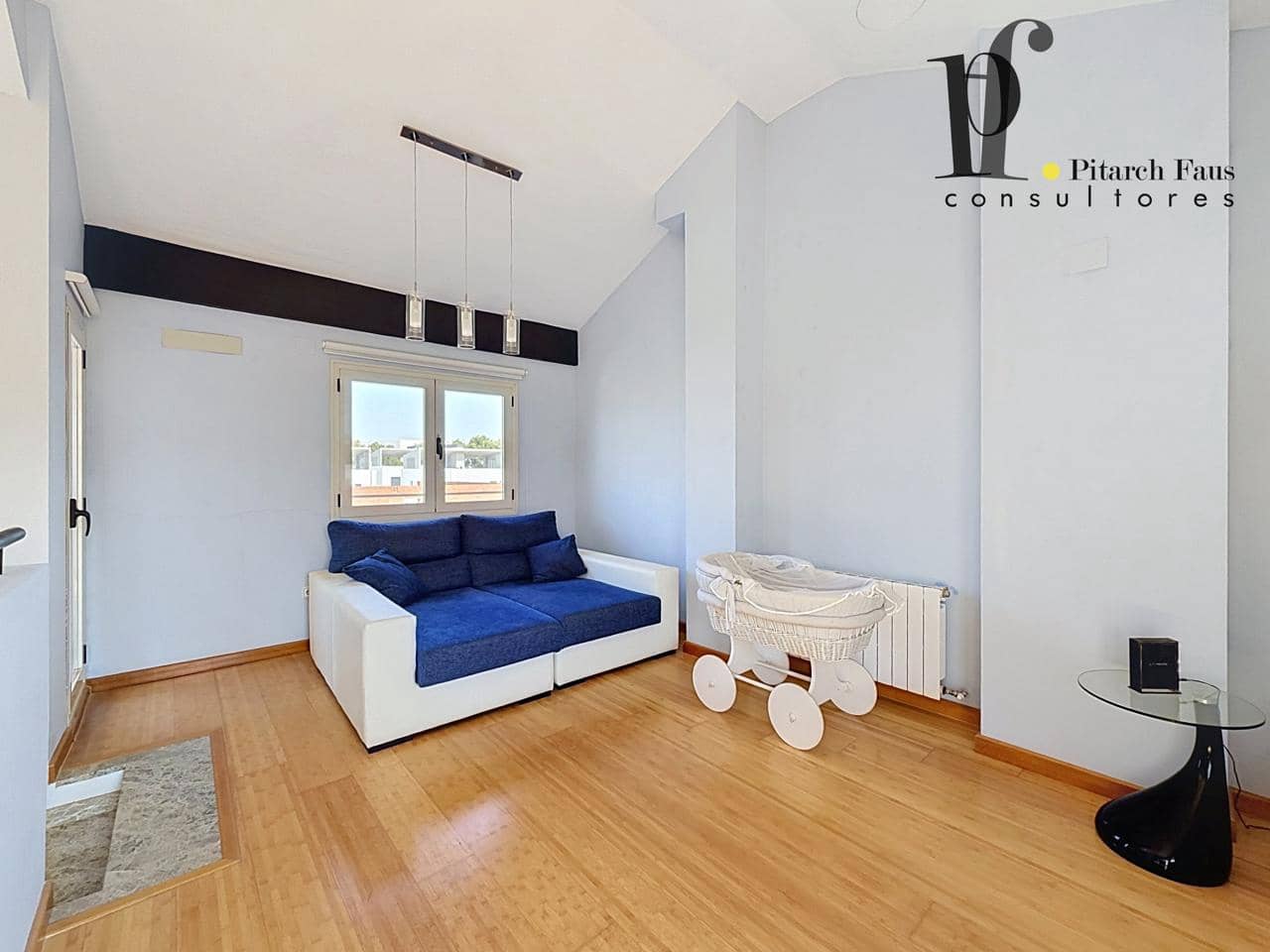 4 chambre Villa/Maison à vendre à La Pobla de Vallbona avec piscine - 424 000 € (Ref: 9928361)