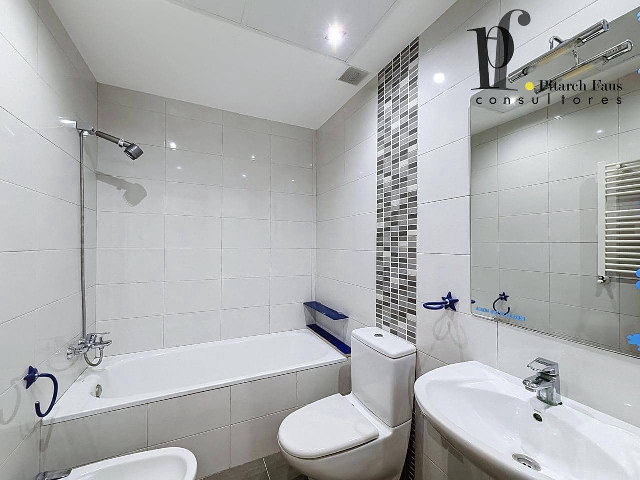 4 chambre Villa/Maison à vendre à La Pobla de Vallbona avec piscine - 424 000 € (Ref: 9928361)