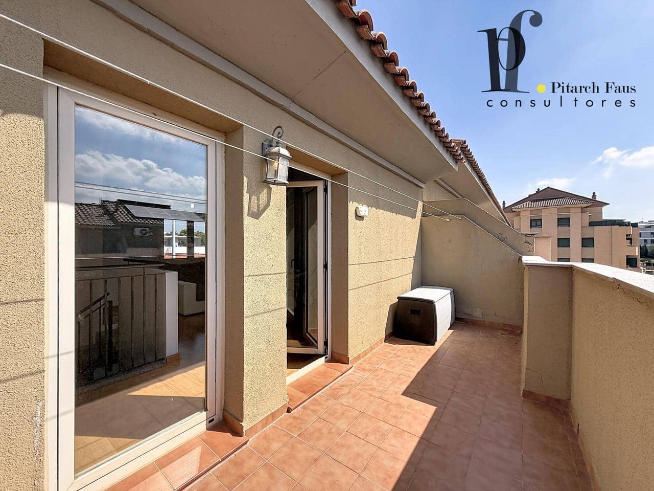 4 chambre Villa/Maison à vendre à La Pobla de Vallbona avec piscine - 424 000 € (Ref: 9928361)