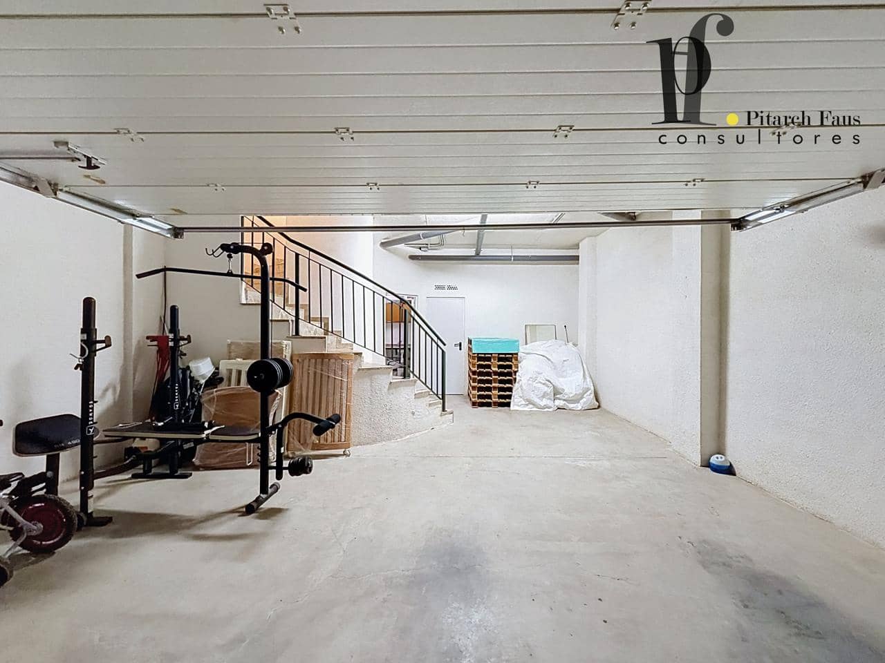 4 chambre Villa/Maison à vendre à La Pobla de Vallbona avec piscine - 424 000 € (Ref: 9928361)