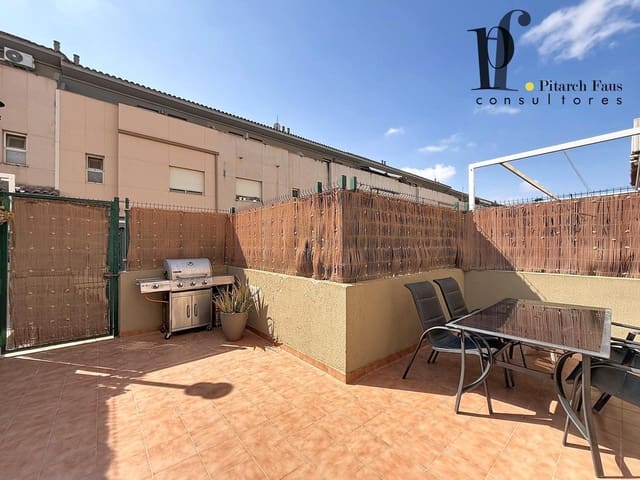 4 makuuhuone Huvila myytävänä paikassa La Pobla de Vallbona mukana uima-altaan - 424 000 € (Ref: 9928361)