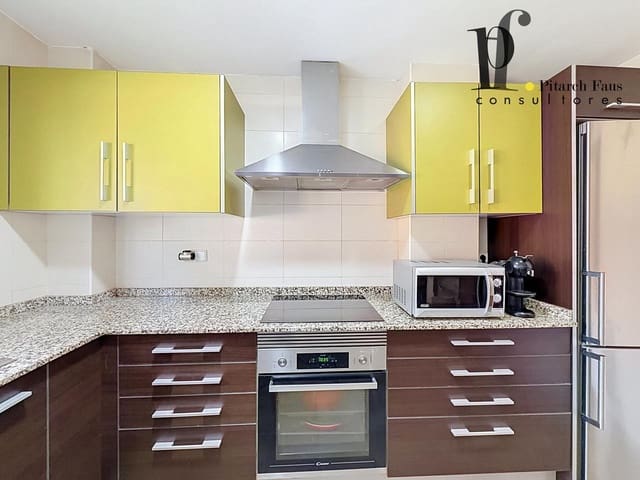 4 bedroom Villa for sale in La Pobla de Vallbona with pool - € 409,000 (Ref: 9928361)