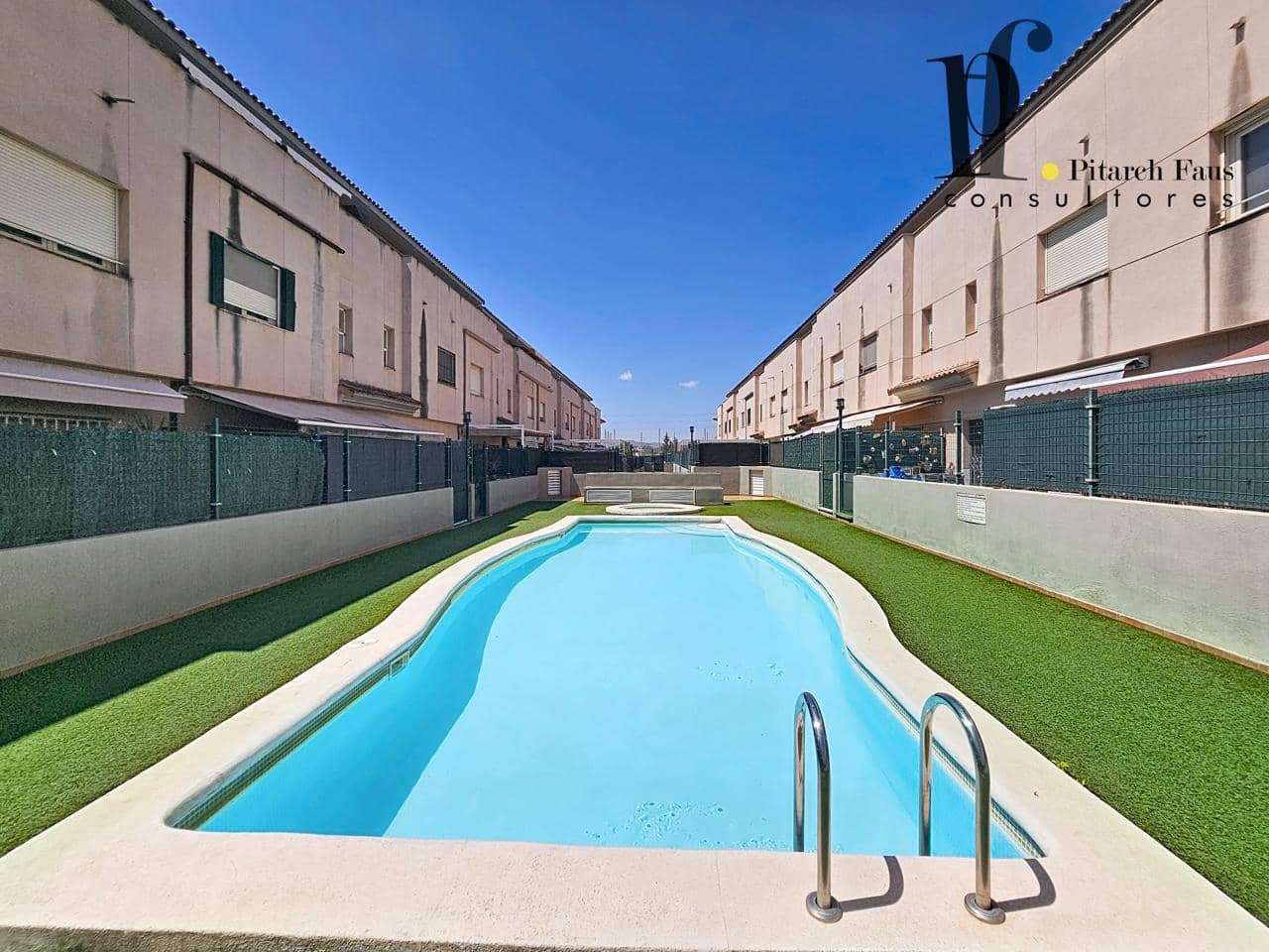 4 chambre Villa/Maison à vendre à La Pobla de Vallbona avec piscine - 424 000 € (Ref: 9928361)