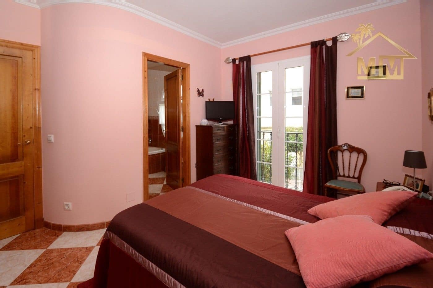 4 soveværelse Byhus til salg i Es Castell - € 570.000 (Ref: 5133845)