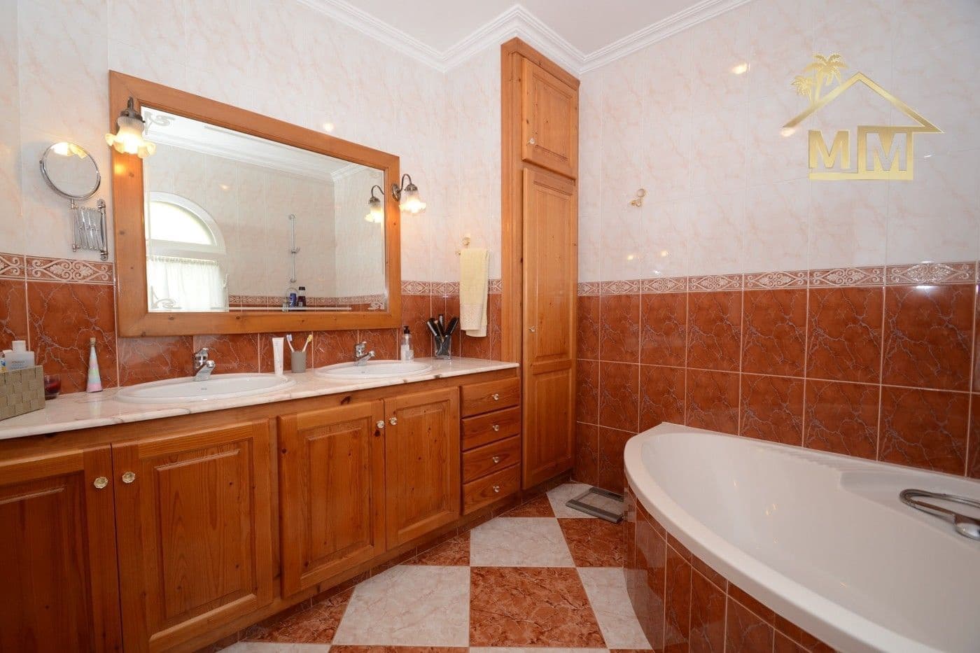 4 soveværelse Byhus til salg i Es Castell - € 570.000 (Ref: 5133845)