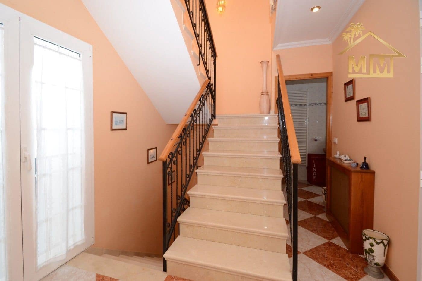 4 soveværelse Byhus til salg i Es Castell - € 570.000 (Ref: 5133845)