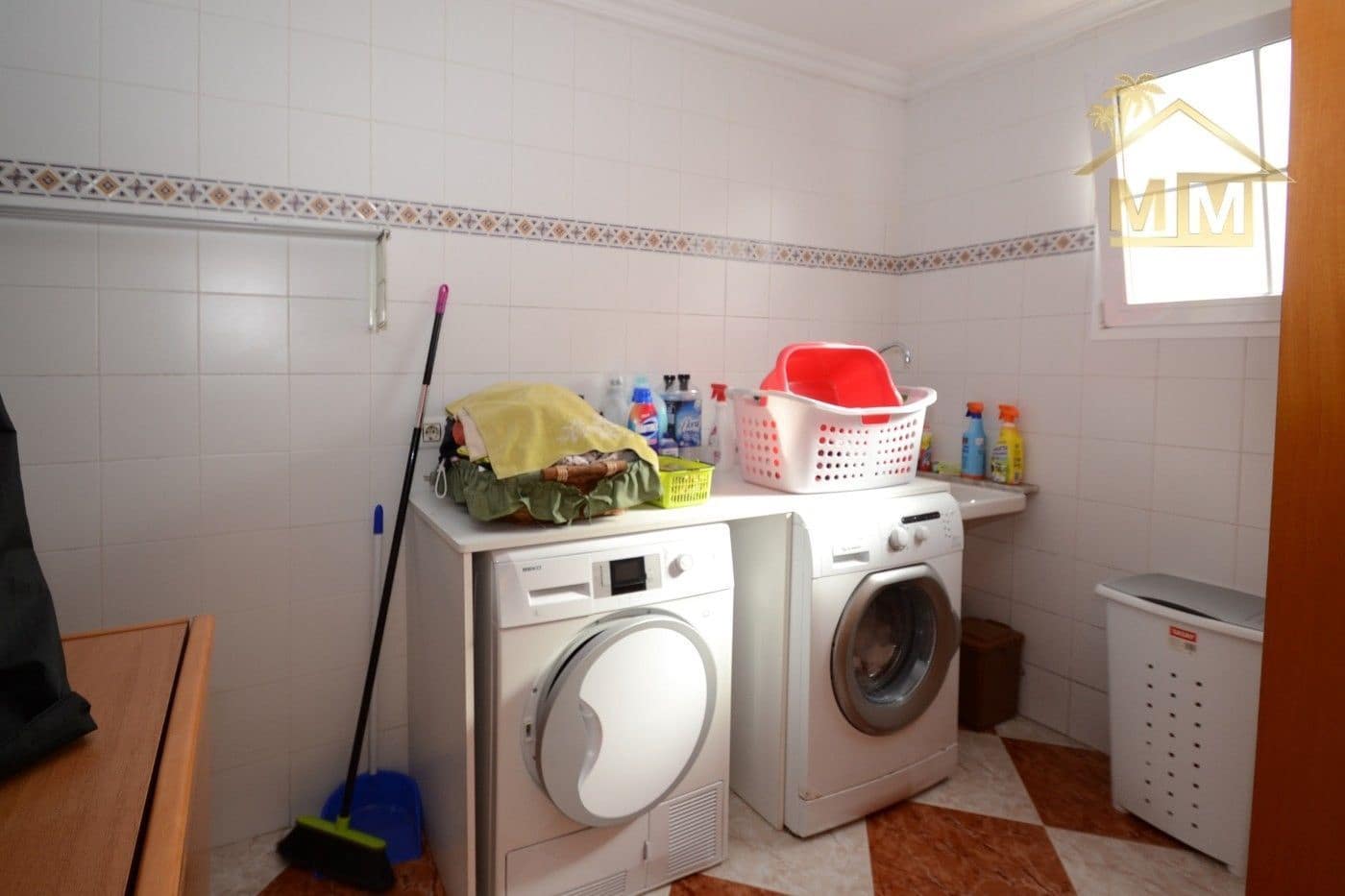 4 soveværelse Byhus til salg i Es Castell - € 570.000 (Ref: 5133845)