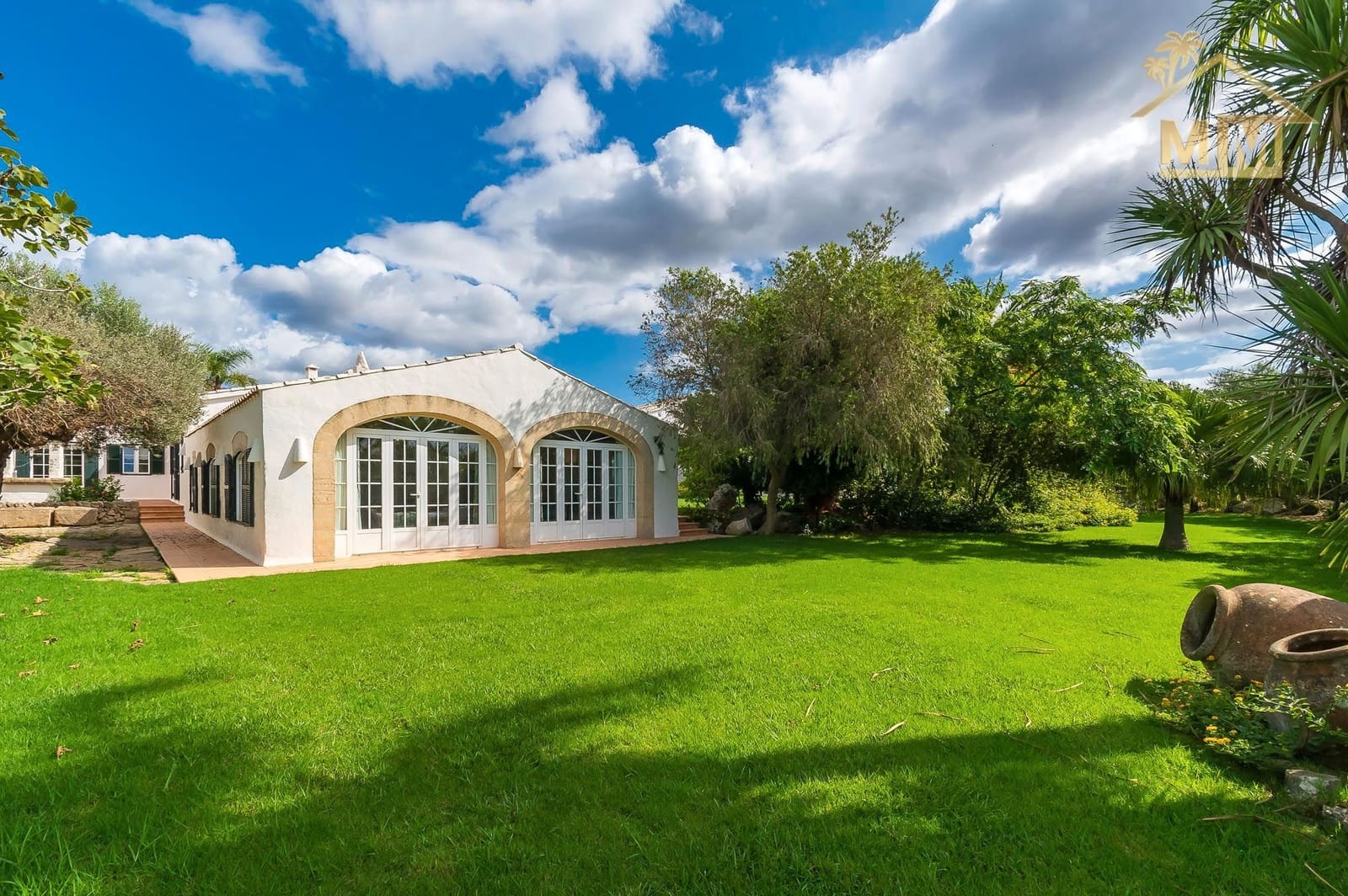 8 soveværelse Finca/Landehus til salg i Alayor / Alaior med swimmingpool garage - € 4.000.000 (Ref: 7161520)