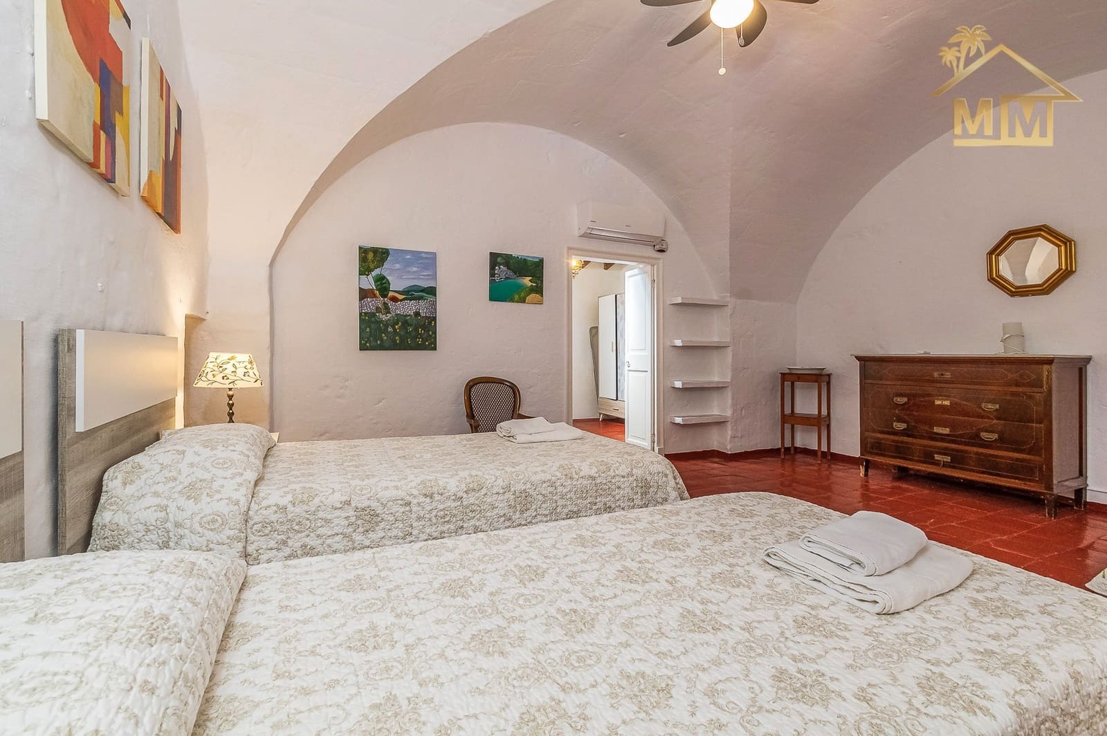 5 soveværelse Finca/Landehus til salg i Es Castell med swimmingpool - € 995.000 (Ref: 7161538)