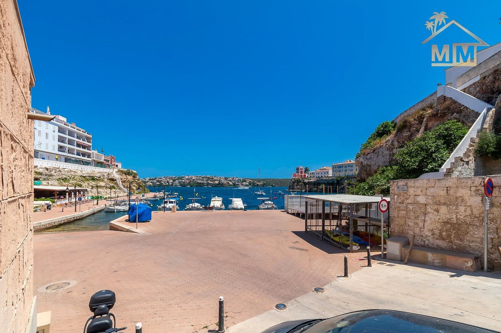 Grond te koop in Es Castell - € 850.000 (Ref: 7161548)