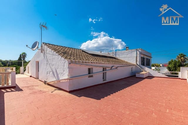 3 soveværelse Villa til salg i Es Castell med swimmingpool - € 590.000 (Ref: 7161555)