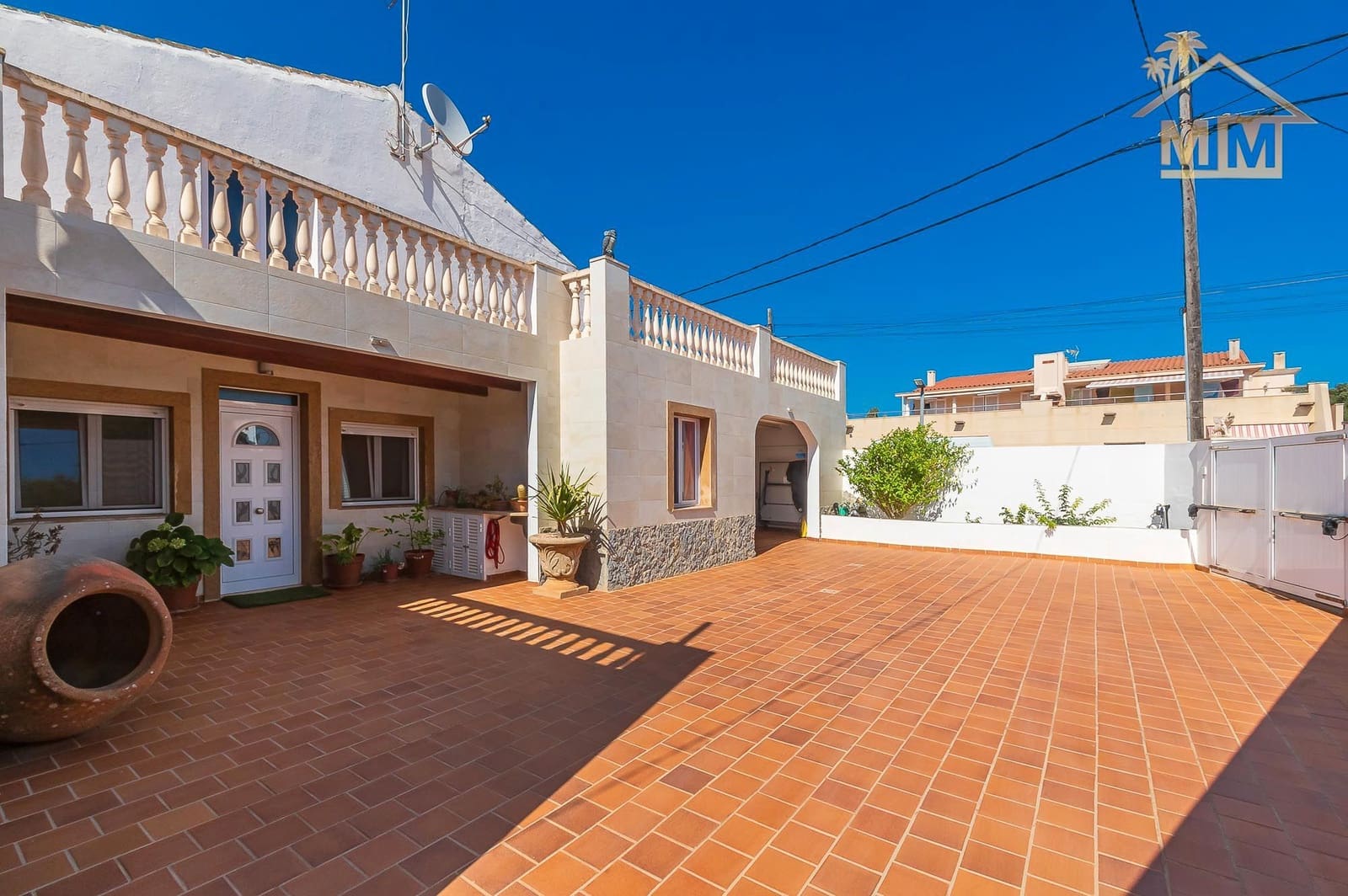 3 soveværelse Villa til salg i Es Castell med swimmingpool - € 590.000 (Ref: 7161555)